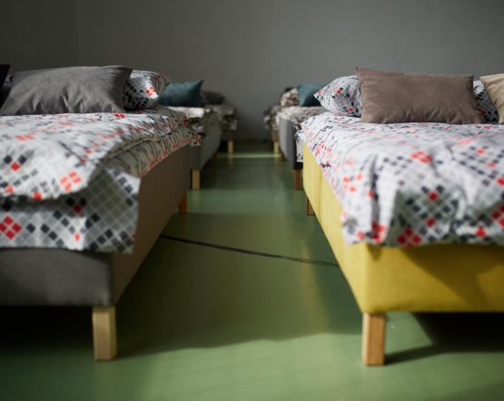 Pokoje pracownicze w mieście czy poza nim? Najlepsze lokalizacje kwater pracowniczych